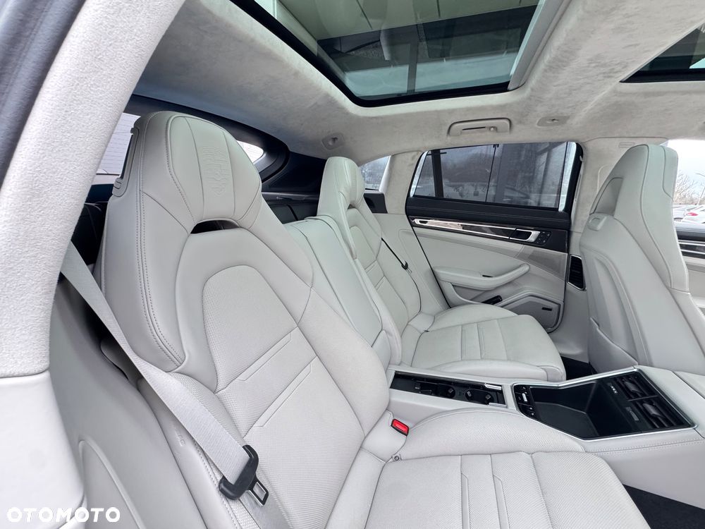 Porsche Panamera Turbo S Executive - 23