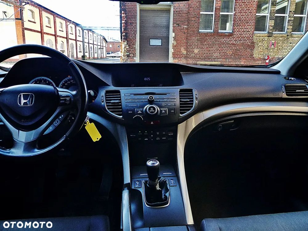 Honda Accord 2.0 Executive - 36