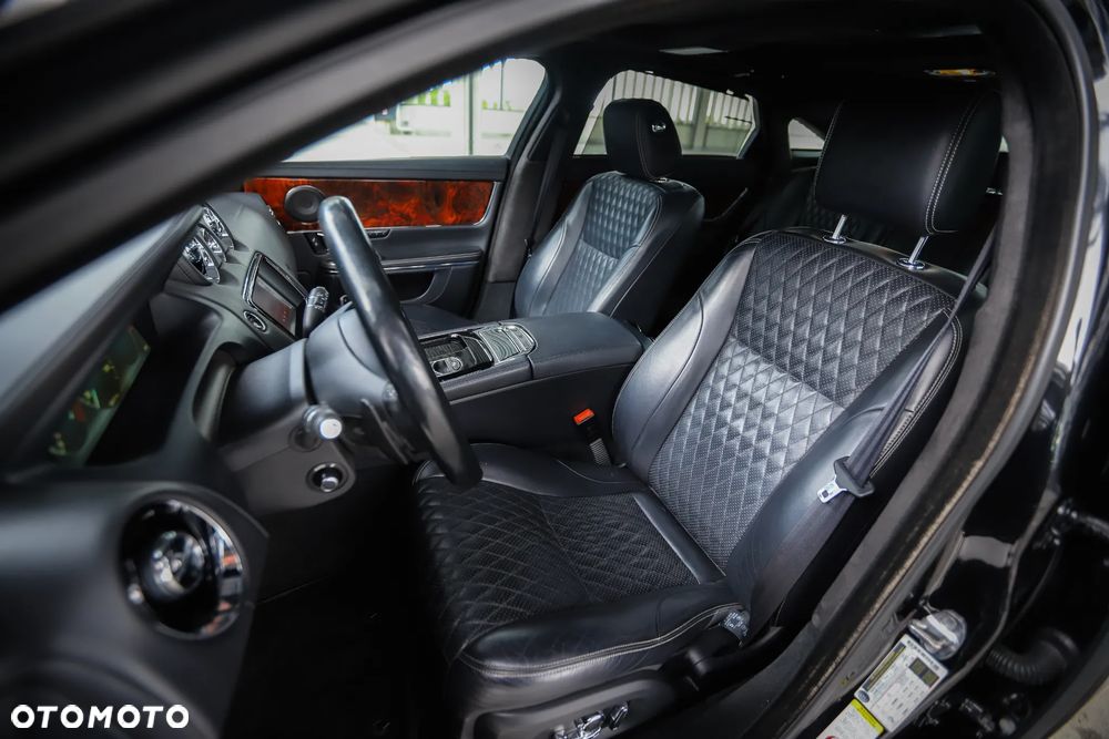 Jaguar XJ 3.0 T AWD LWB Portfolio - 10