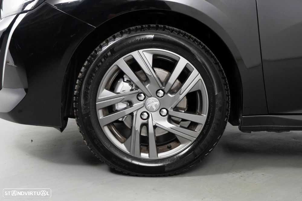 Peugeot 208 - 13