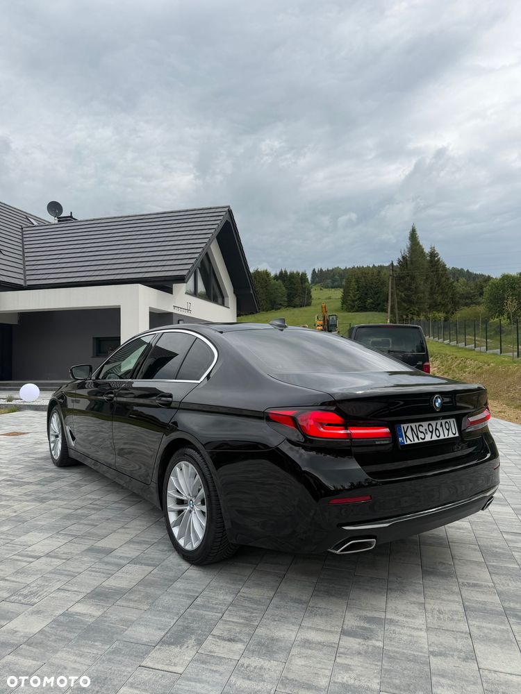 BMW Seria 5 2021 photo 4