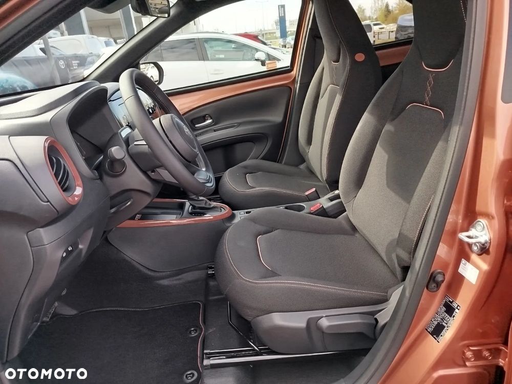 Toyota Aygo X Hybrid 1.5 Style e-CVT - 7