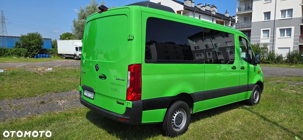 Mercedes-Benz Sprinter 907.221 - 11