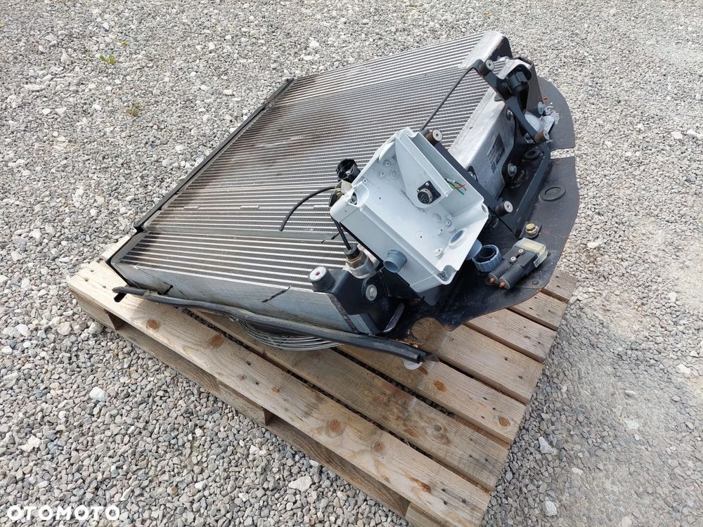 Chłodnica cieczy oleju wody zespół chłodnic intercooler Manitou MLT 634, 735, 741 - 26