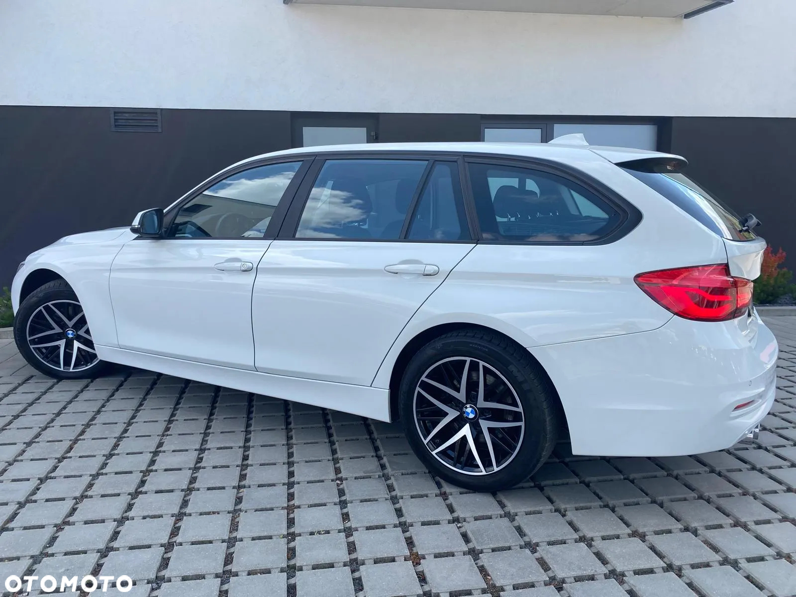 BMW Seria 3 320d Luxury Line - 15