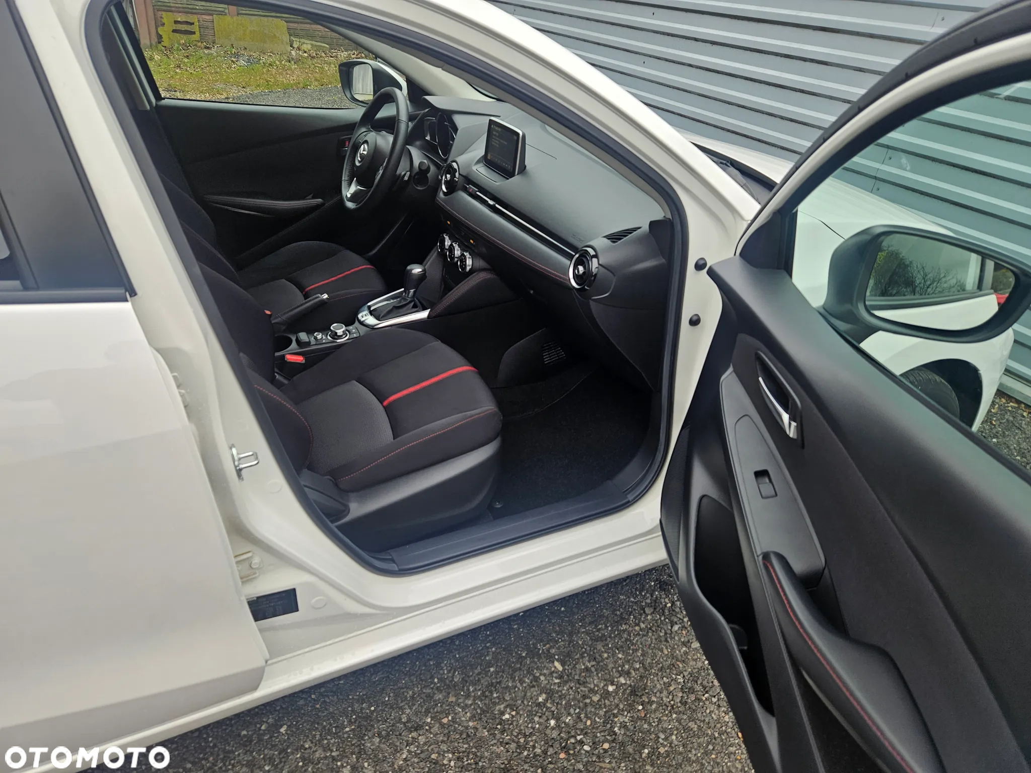 Mazda 2 - 24
