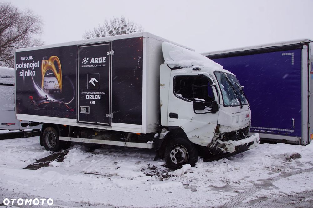 Auto na części - Fuso Canter 9C18 3.0 D 175 KM 4P10 Duonic 2020R Silnik Skrzynia Drzwi Lampa Lusterko Klamka Szyba Owiewka Osłona Kontener Zabudowa Deska Kokpit Sterownik Moduł Czujnik Licznik Panel - 8