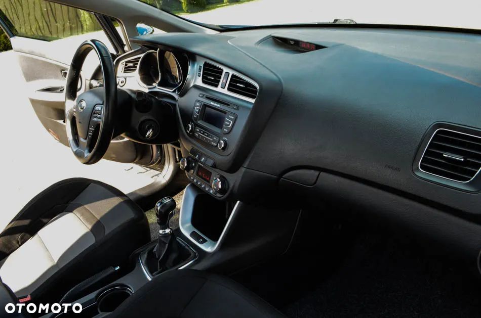 Kia Ceed 1.6 GDI SW Vision - 34