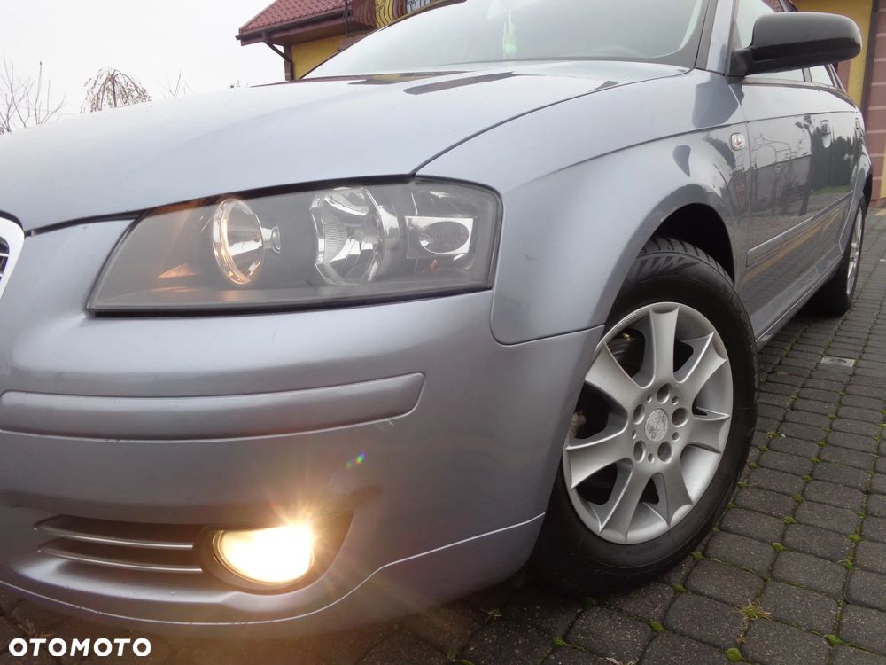 Audi A3 Sportback - 1