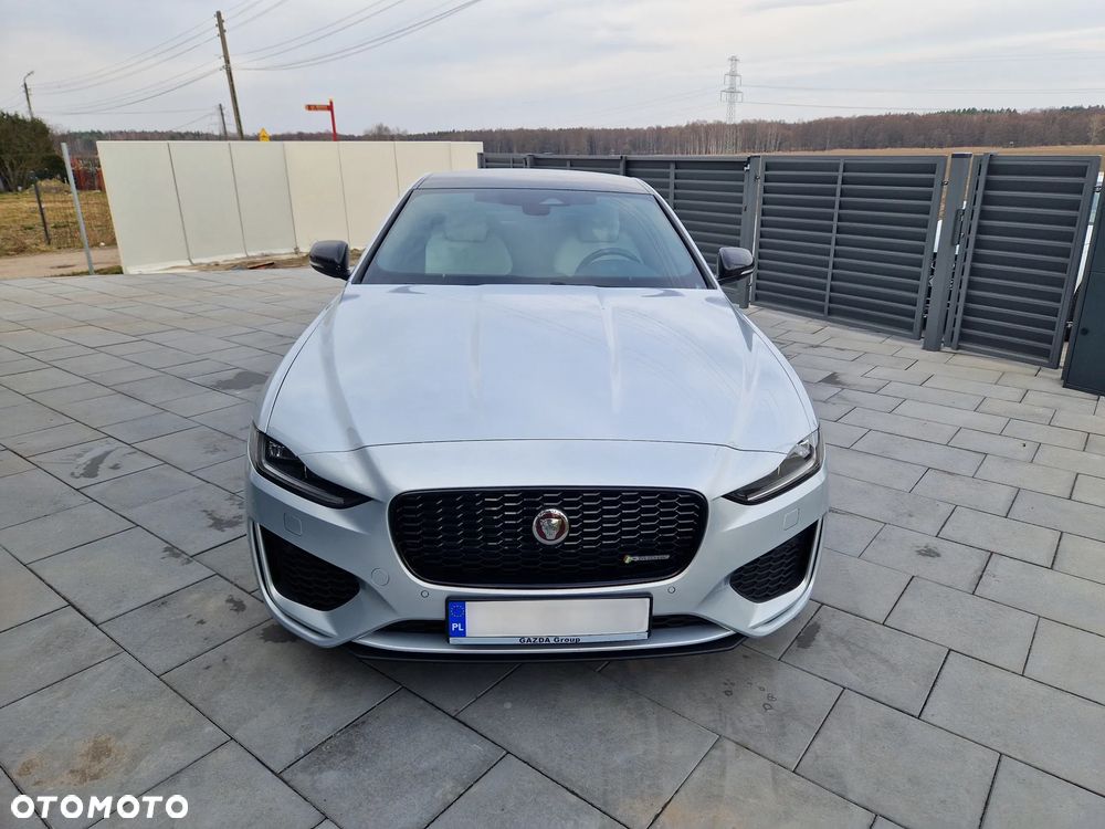 Jaguar XE 2.0 P300 AWD R-Dynamic SE - 3