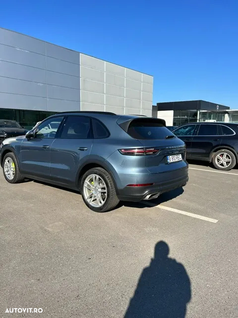 Porsche Cayenne - 3