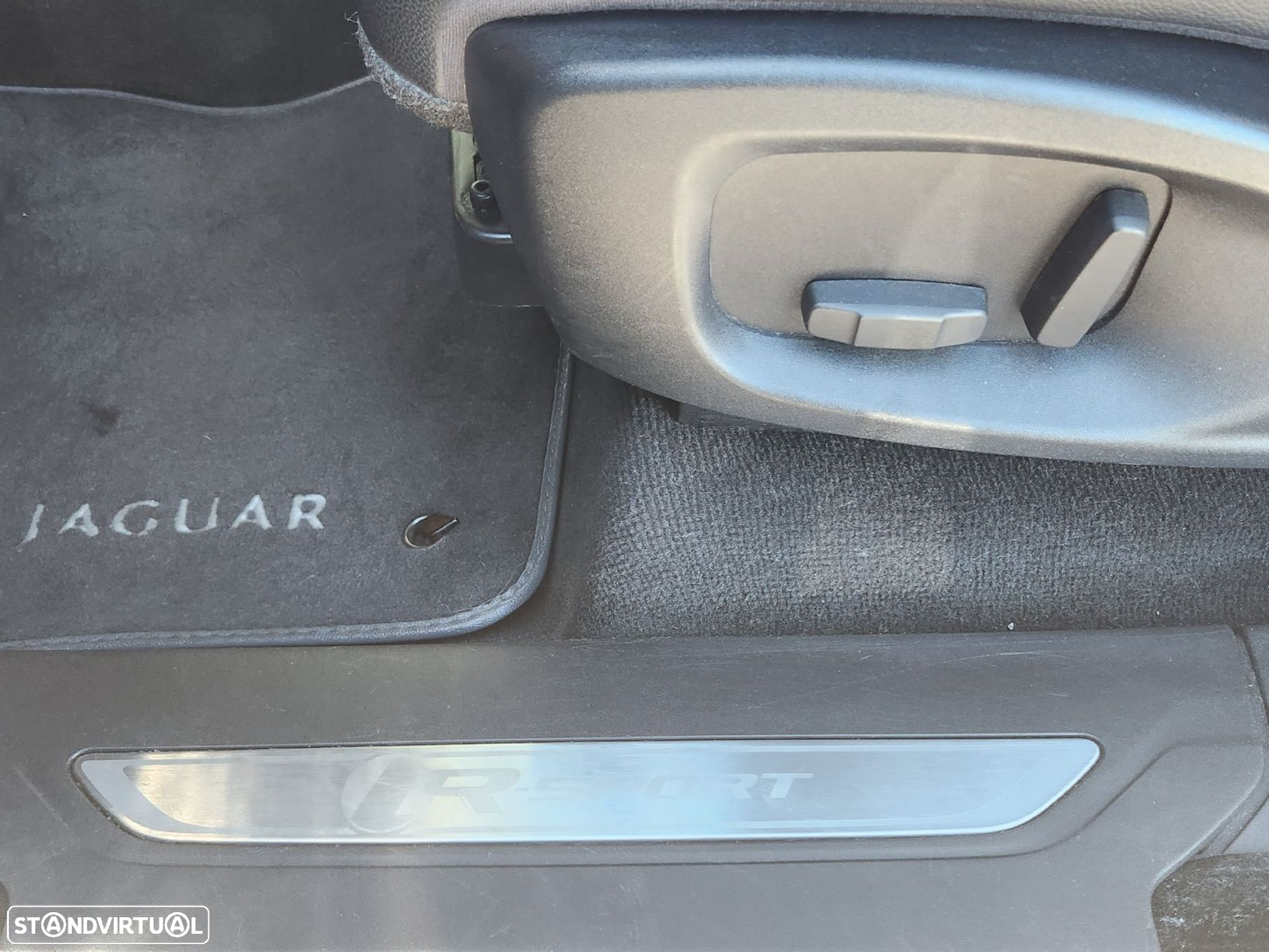 Jaguar F-Pace 2.0 i4D R-Sport - 42