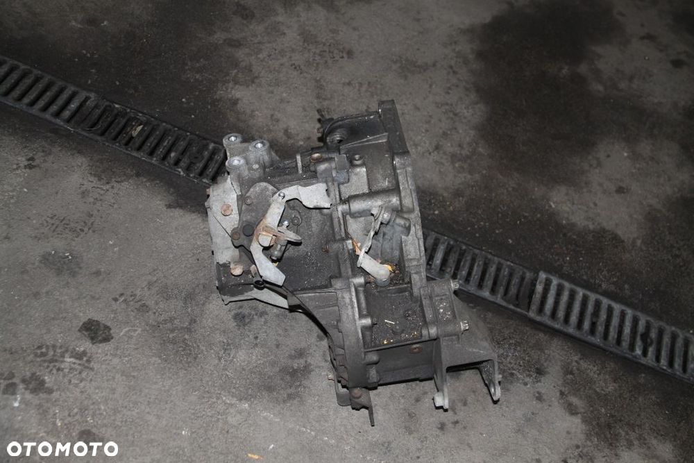 Opel Vectra C 2.2 Benzyna skrzynia biegów 5B - 2