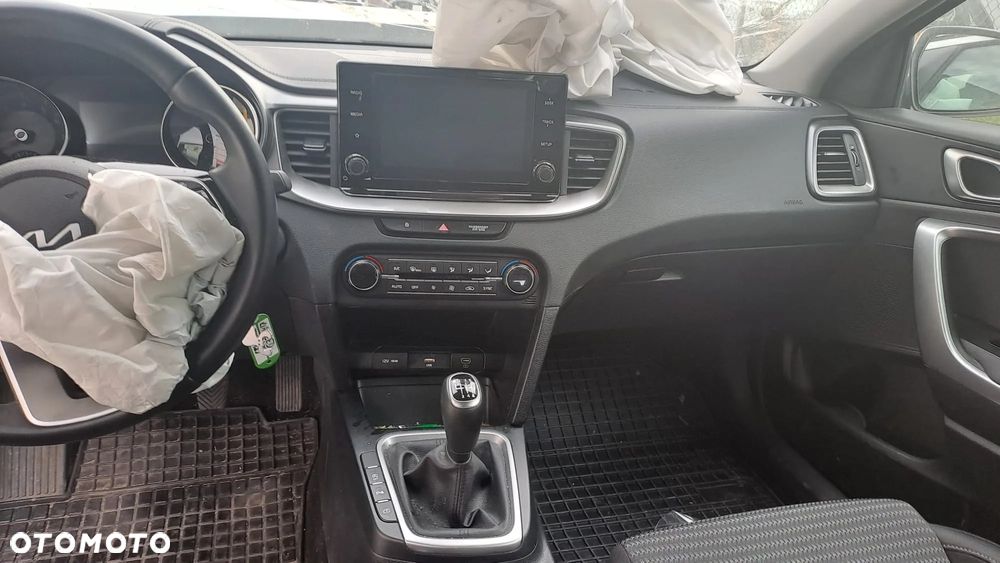Kia Ceed 1.5 T-GDI M - 7