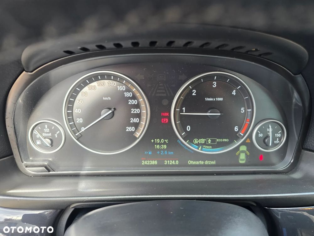 BMW Seria 5 - 25