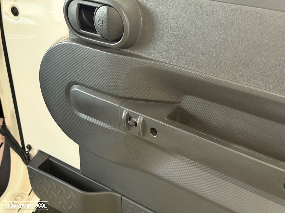 Jeep Wrangler 2.8 CRD ATX Sport - 36