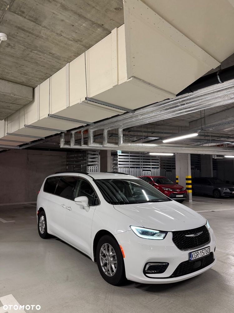 Chrysler Pacifica - 2