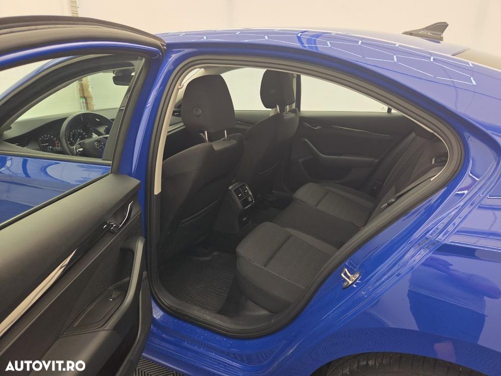 Skoda Octavia 2.0 TDI DSG Ambition - 8