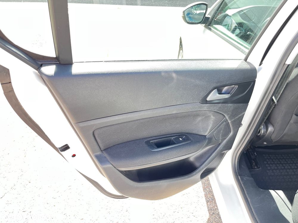 Peugeot 308 1.2 PureTech GPF Active S&S - 10