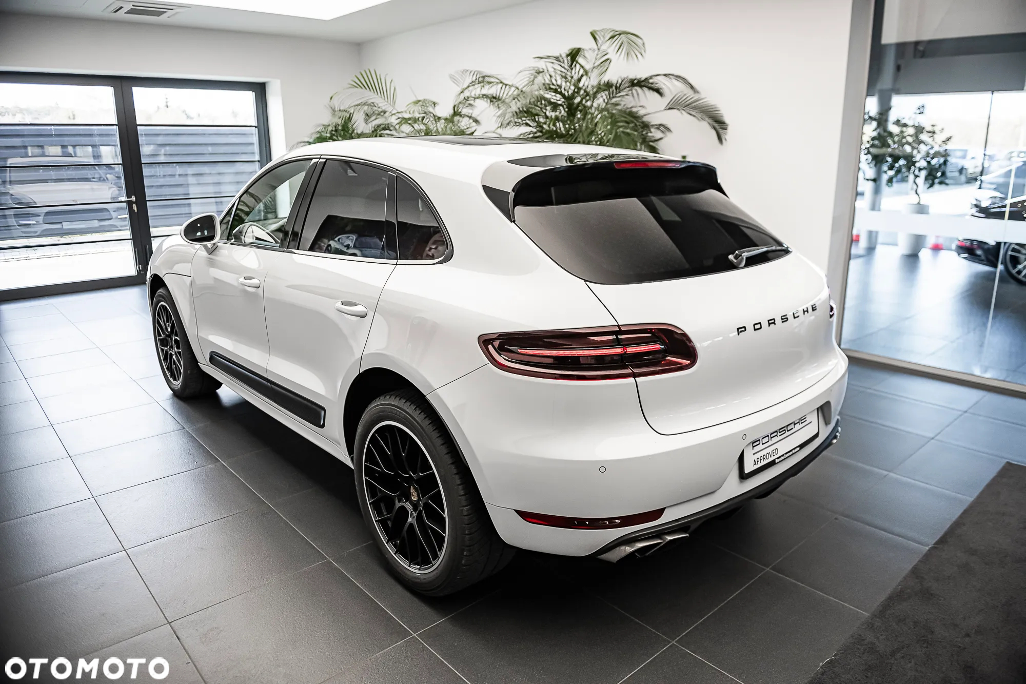 Porsche Macan Turbo - 23
