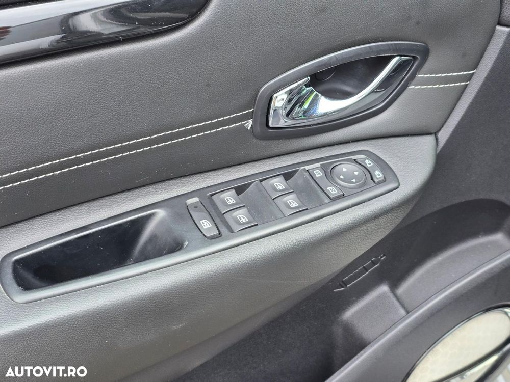 Renault Grand Scenic - 10