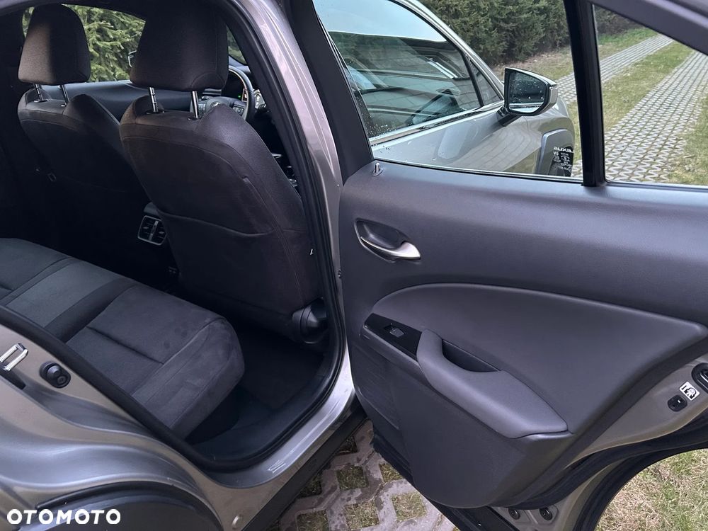 Lexus UX - 22