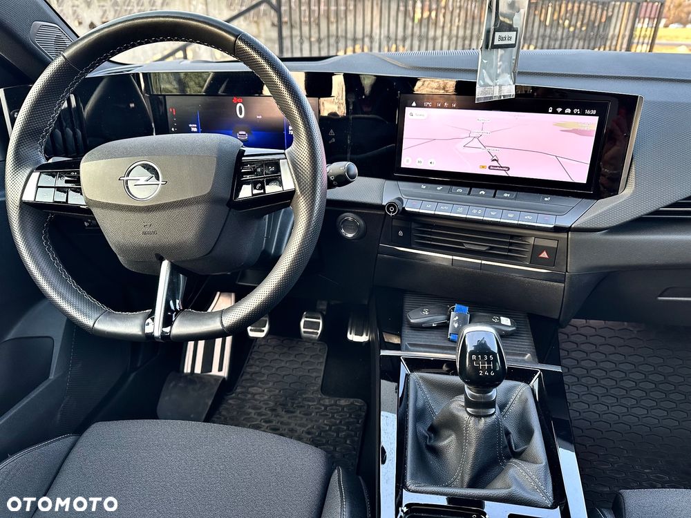 Opel Astra 1.2 Turbo GS - 11