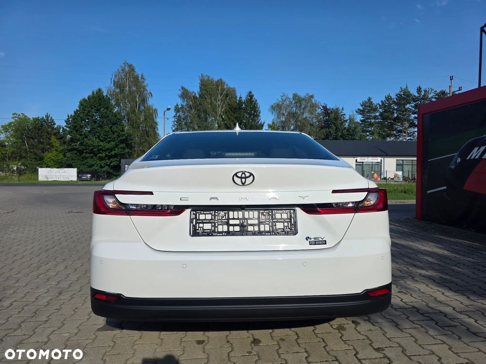 Toyota Camry 2.5 Hybrid Dynamic Force Comfort e-CVT - 13