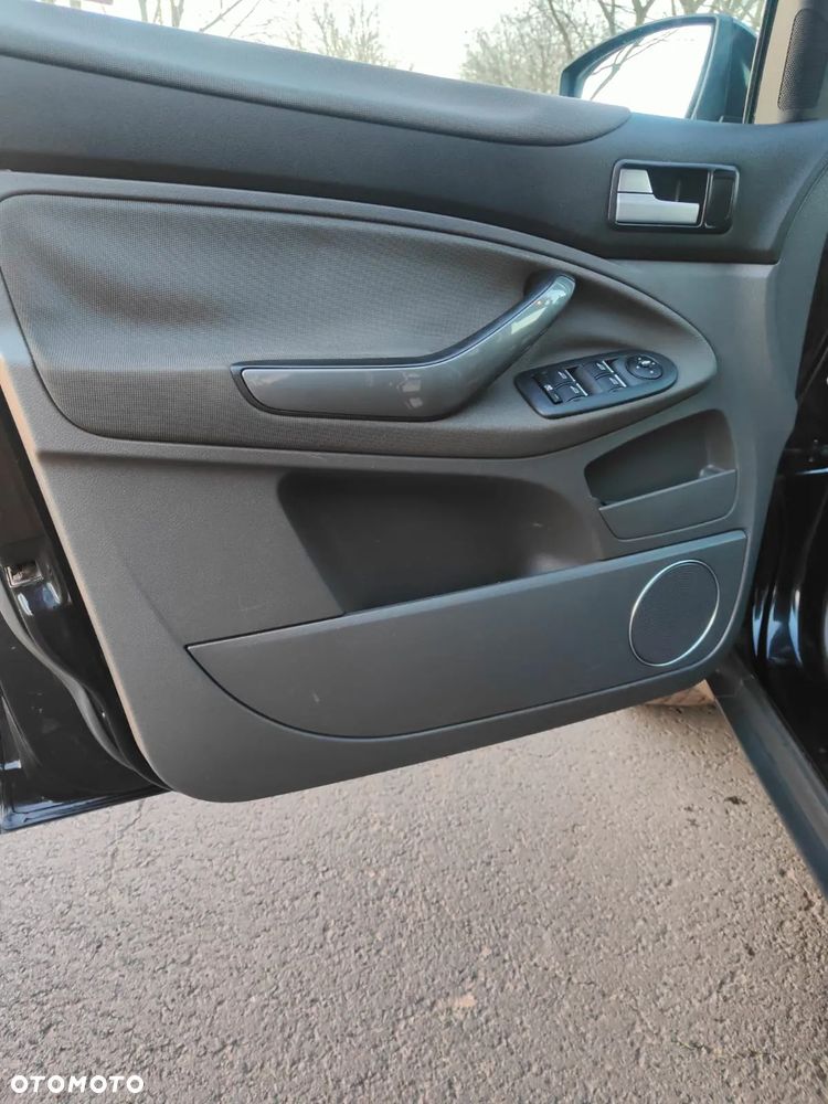 Ford Kuga 2.0 TDCi Titanium FWD - 12