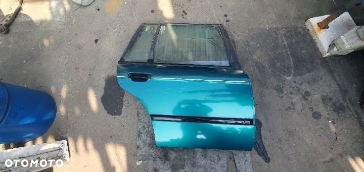 bmw e30 touring drzwi tył prawe - 1