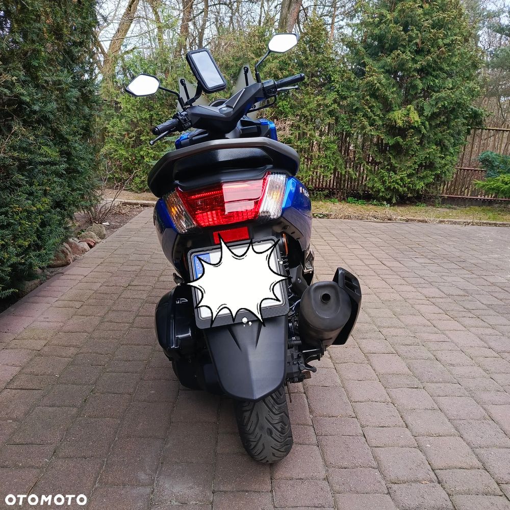 Yamaha NMAX - 7