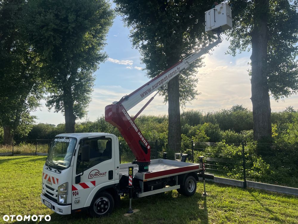 Isuzu M21 - 24