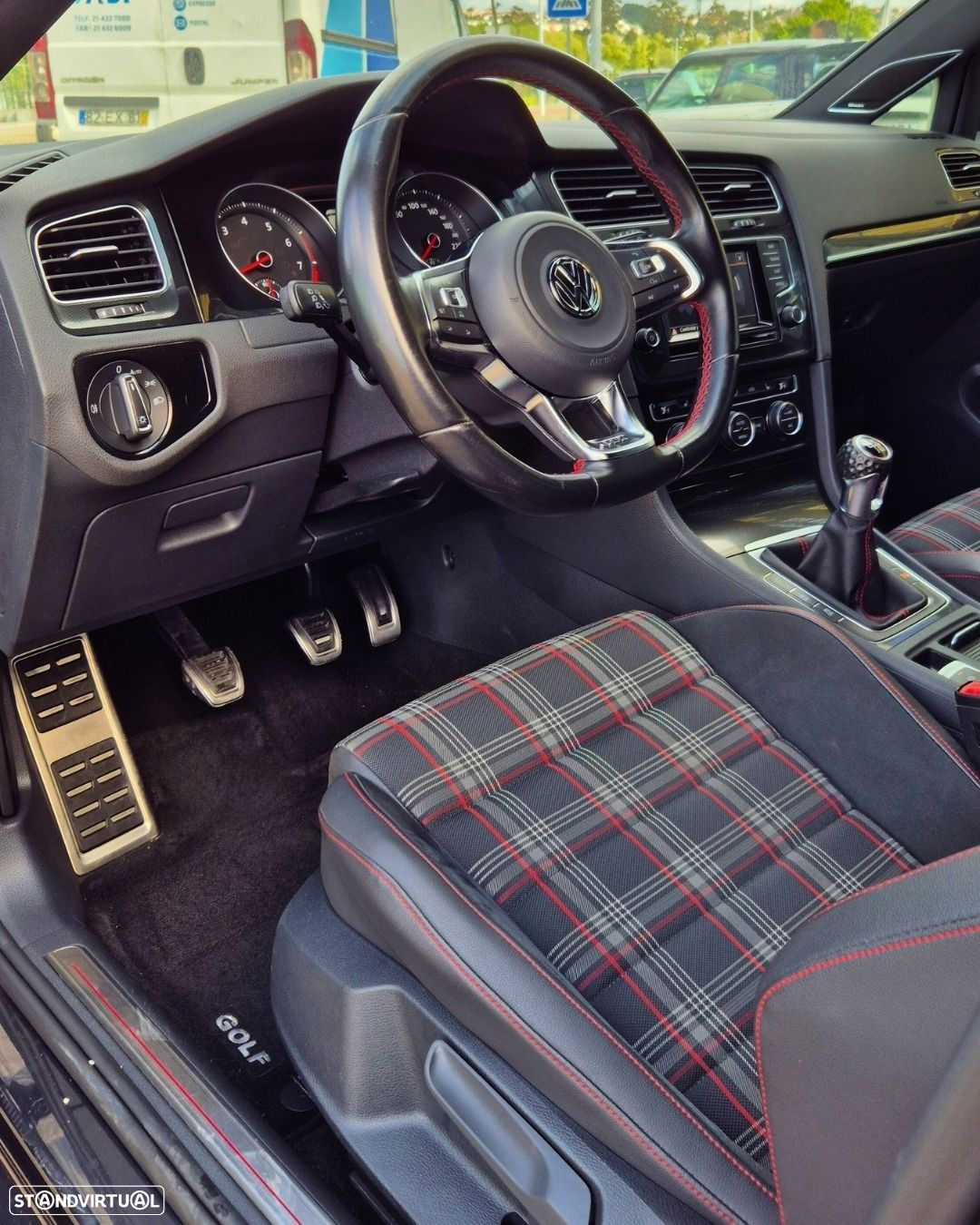 VW Golf 2.0 TSi GTi - 37