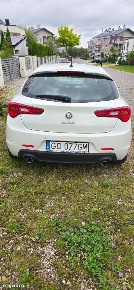 Alfa Romeo Giulietta 2.0 JTDM Distinctive - 8
