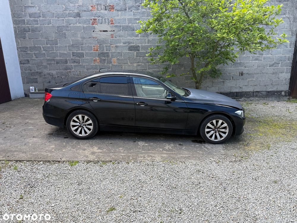 BMW Seria 3 320i - 3