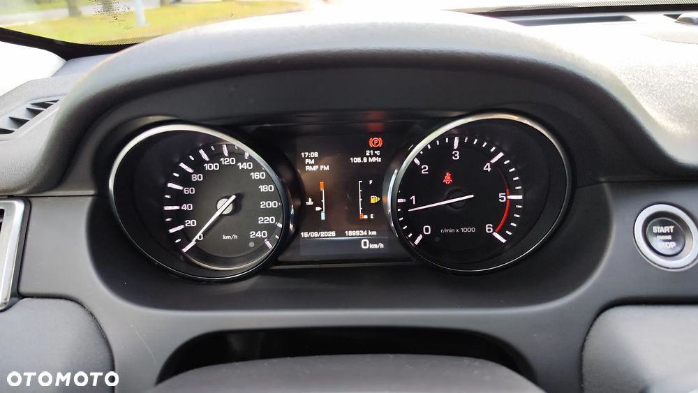 Land Rover Discovery Sport 2.0 TD4 HSE - 36