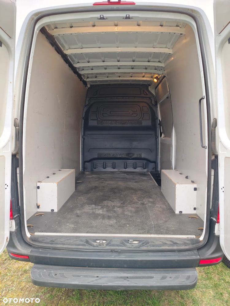 Mercedes-Benz Sprinter - 10