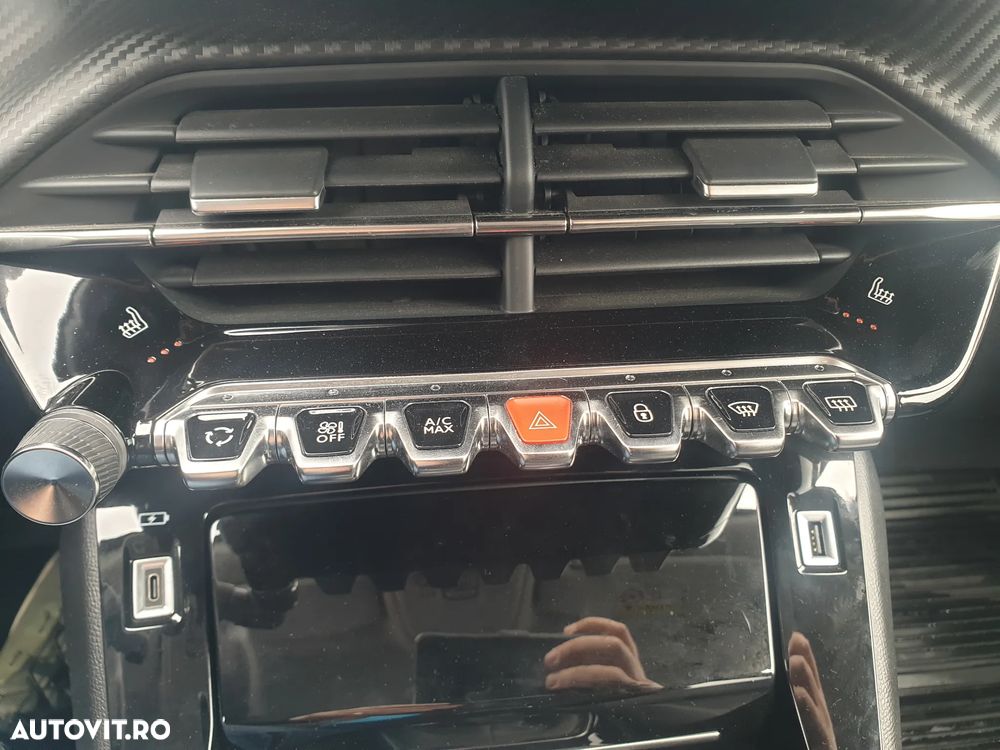 Peugeot 2008 1.2 L PureTech STT Allure - 26