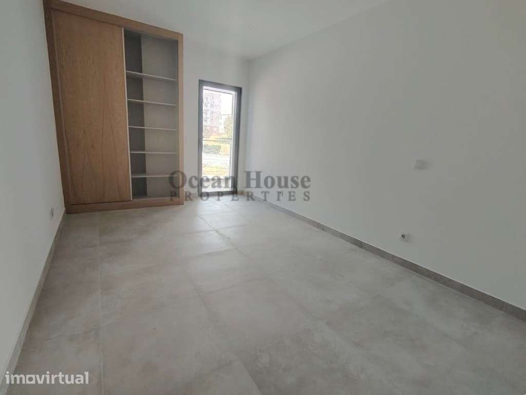 Apartamentos T2 novos com garagem a 300 metros da Praia - Armação d... - Grande imagem: 3/10