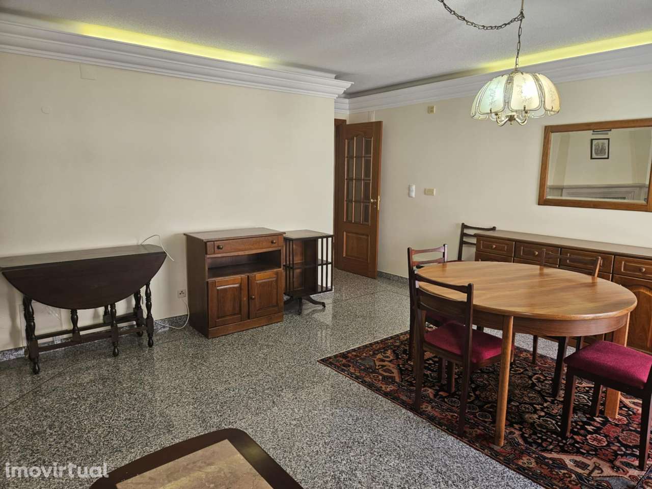 Apartamento T2 MOBILADO - BUZANO COM GARAGEM - Grande imagem: 5/16