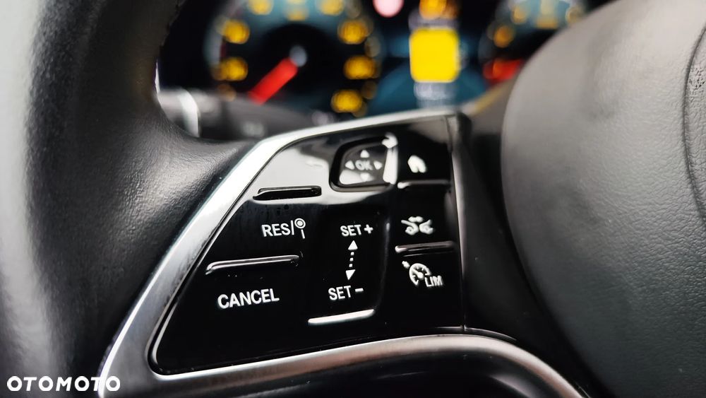 Mercedes-Benz Klasa E 300 9G-TRONIC - 23