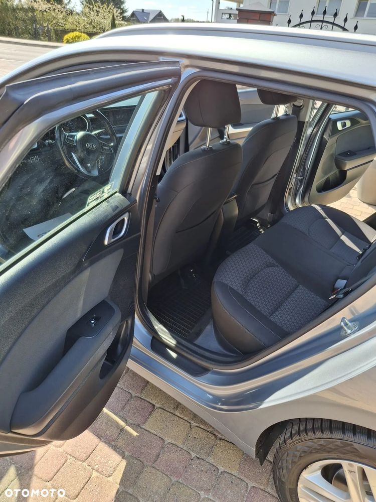 Kia Ceed 1.6 CRDi mHEV M - 14