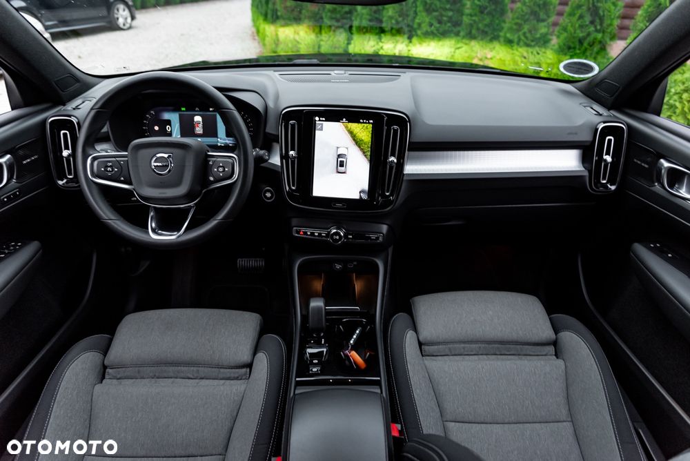 Volvo XC 40 B4 B DKG Ultimate Dark - 27