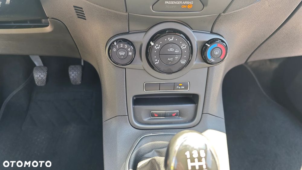 Ford Fiesta - 23