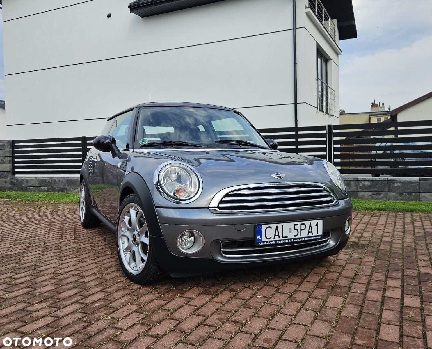 MINI Cooper Standard - 1