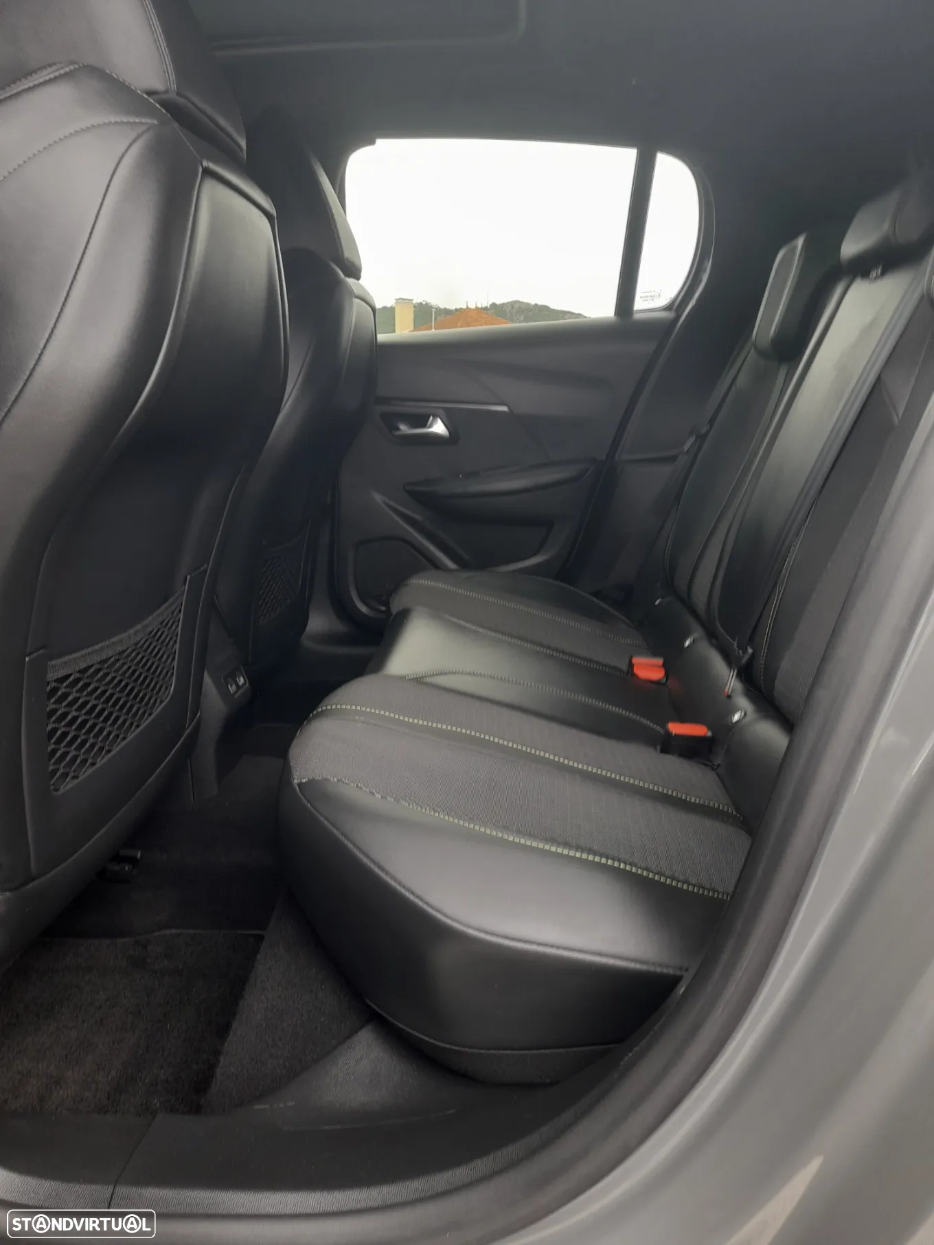 Peugeot 208 1.2 Hybrid GT e-DCS6 - 12