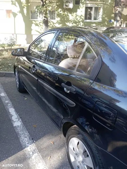 Hyundai Accent MC 14 DOHC 4DR GL CLASSIC - 4