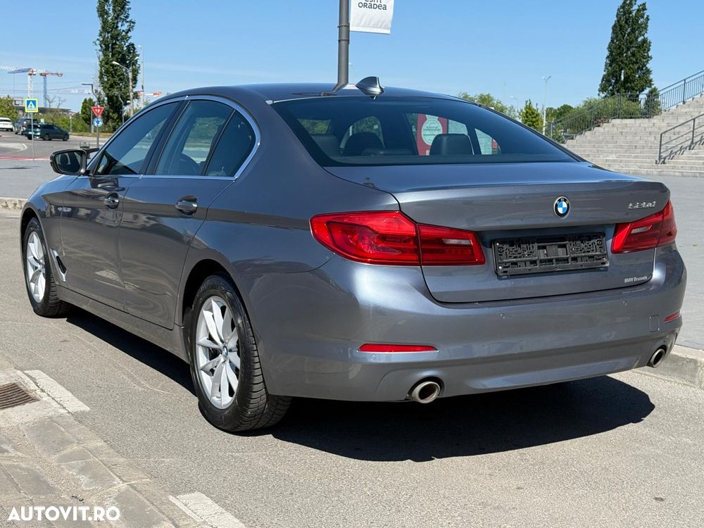 BMW Seria 5 520d Sport Line - 6