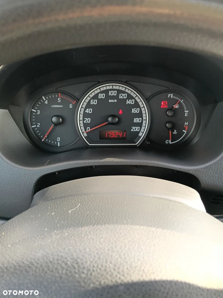 Suzuki Swift - 7