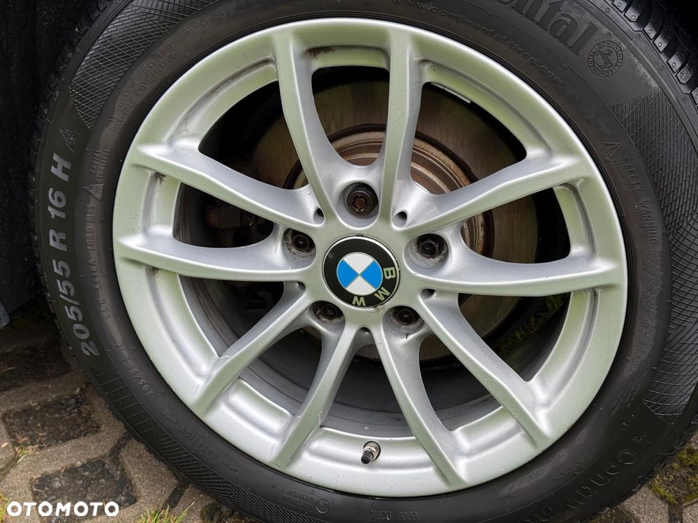 BMW Seria 1 116d EfficientDynamics - 9